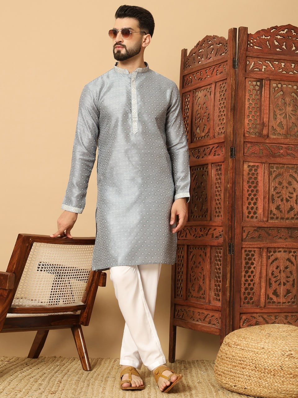 Jequard Silk Kurta for Men With Pyntax Work